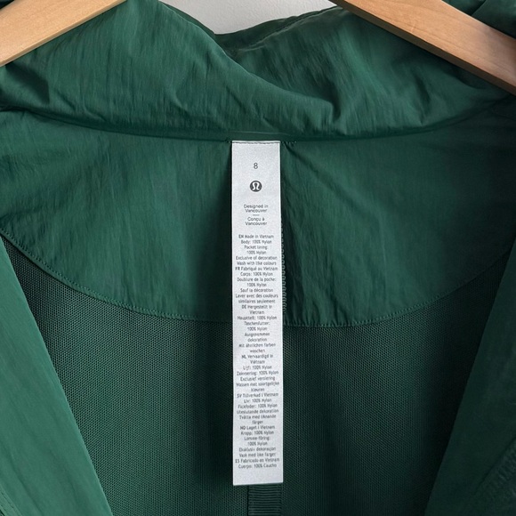 lululemon lightweight hooded jacket - Picture 12 of 15
